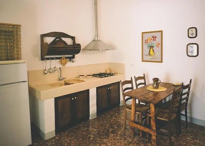 Il Melograno לינה וארוחת בוקר צ'לייה מספיקה